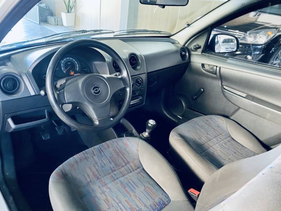 CHEVROLET - CELTA - 2011/2011 - Branca - R$ 25.990,00