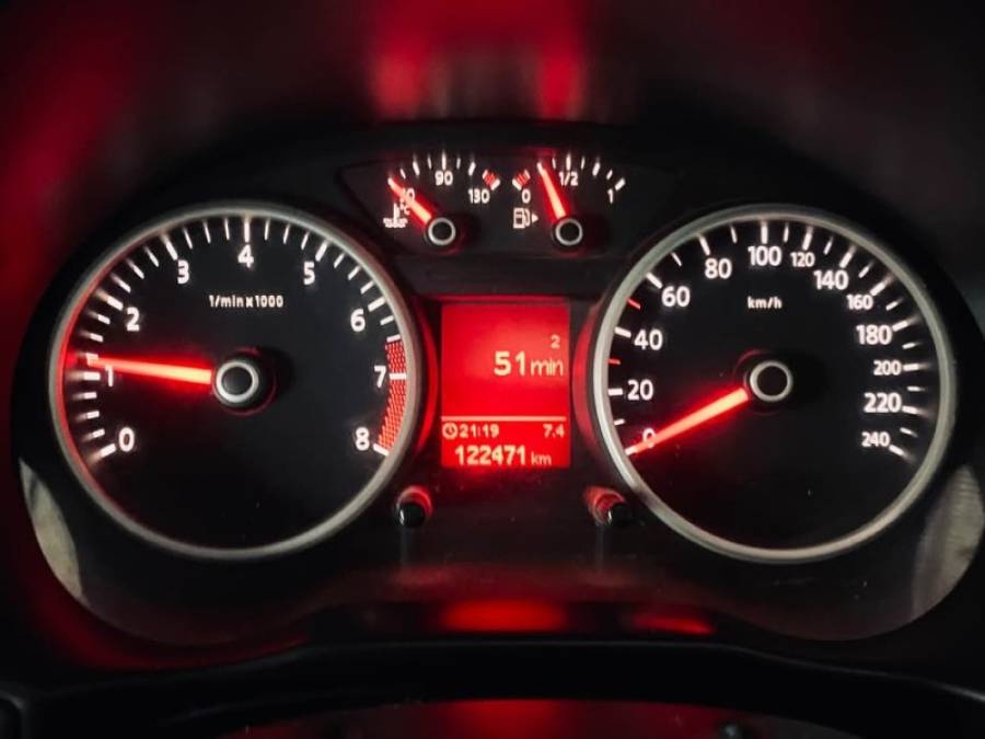 VOLKSWAGEN - SAVEIRO - 2011/2012 - Branca - R$ 49.990,00