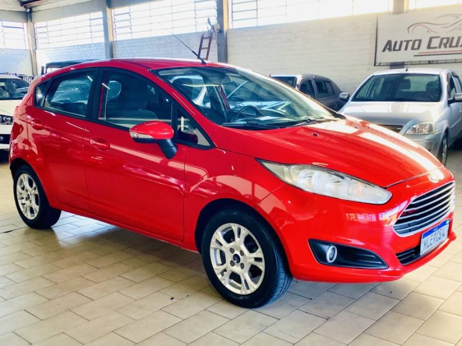FORD - FIESTA - 2013/2014 - Vermelha - R$ 42.990,00
