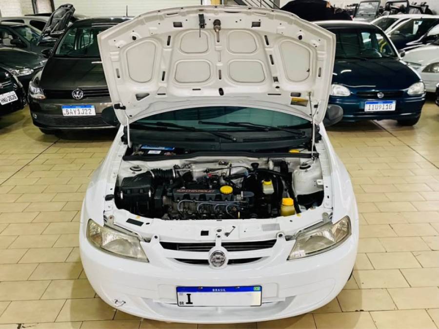 CHEVROLET - CELTA - 2001/2002 - Branca - R$ 14.990,00
