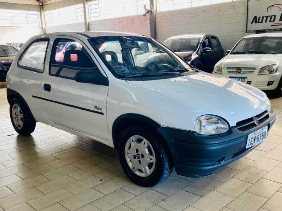 CHEVROLET - CORSA - 1996/1996 - Branca - R$ 10.990,00