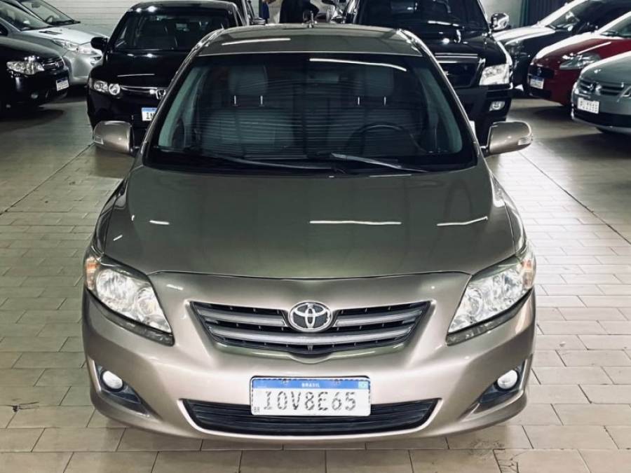 TOYOTA - COROLLA - 2008/2009 - Dourada - R$ 52.990,00