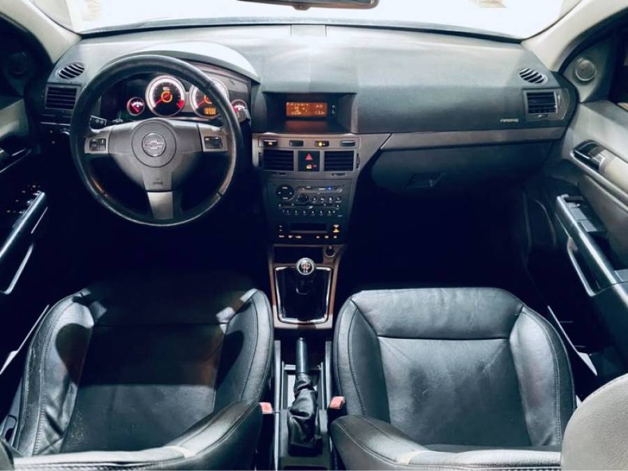 CHEVROLET - VECTRA - 2010/2010 - Preta - R$ 38.990,00