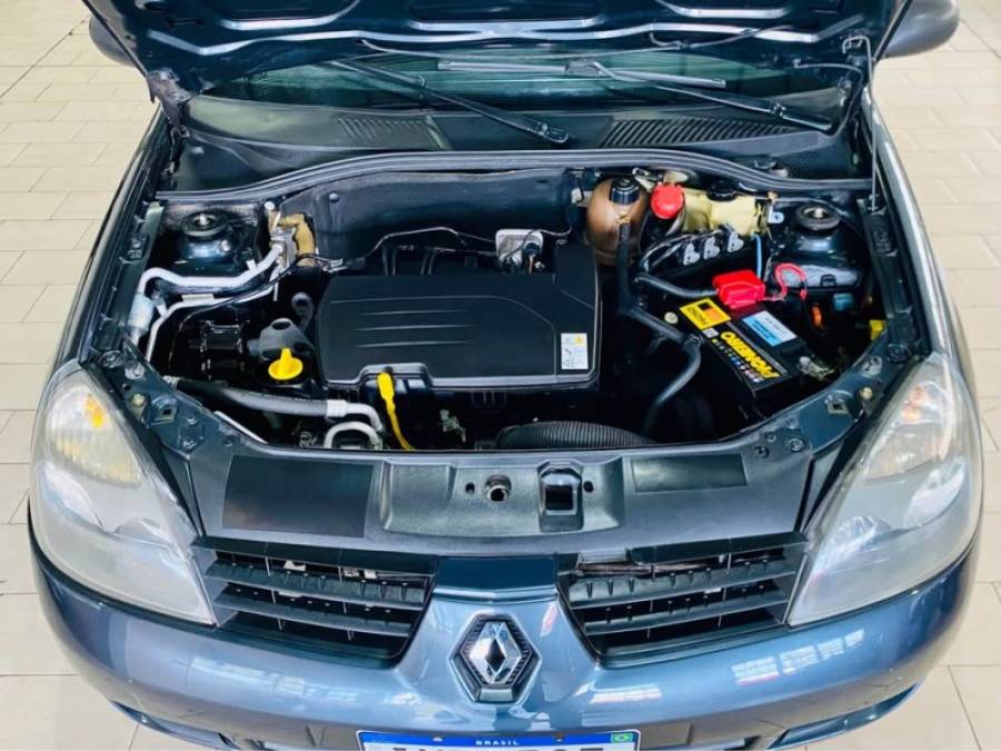 RENAULT - CLIO - 2005/2006 - Cinza - R$ 18.990,00
