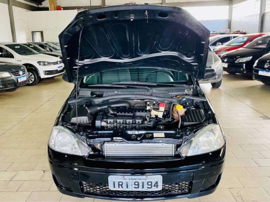 CHEVROLET - CORSA - 2010/2011 - Preta - R$ 28.990,00