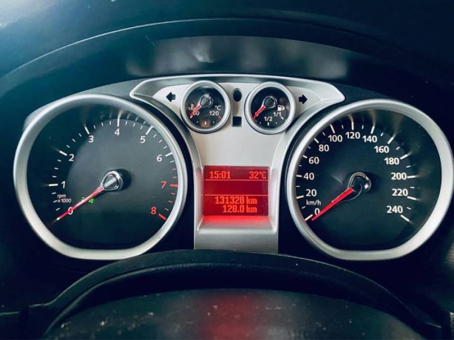 FORD - FOCUS - 2013/2013 - Prata - R$ 41.990,00